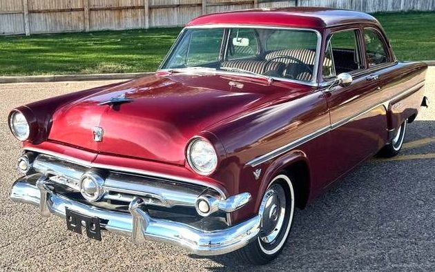 Первый OHV: Ford Customline 1954 года