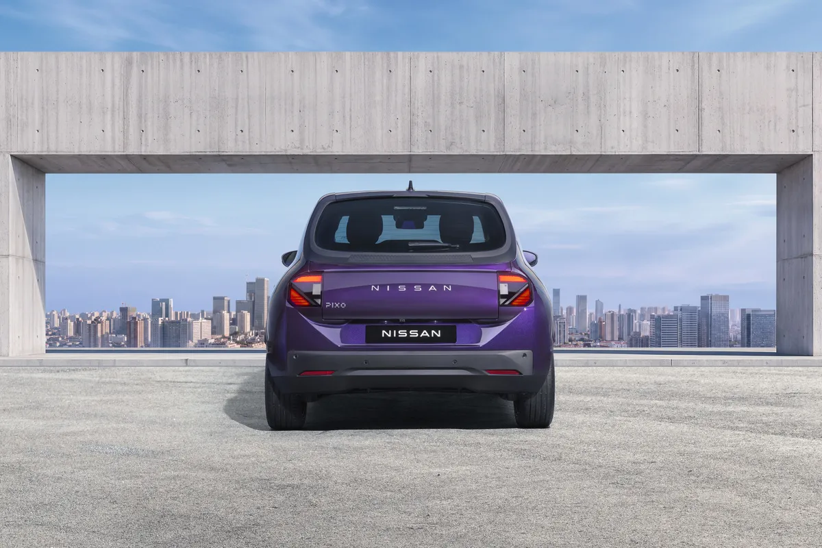 Nissan показал доступный электрокар Pixo EV