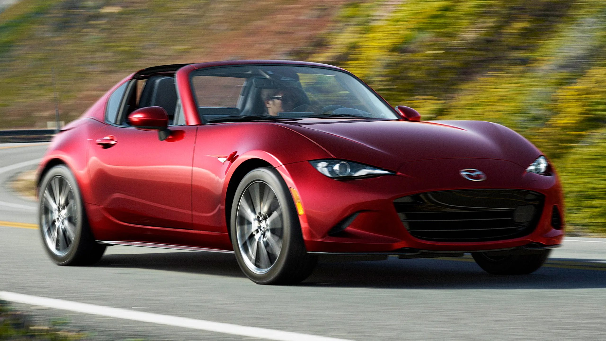 Продажи Mazda резко выросли в прошлом месяце, включая MX-5
