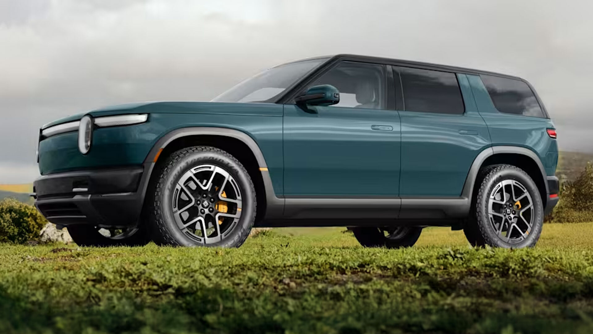 Rivian отзывает R2 из-за риска внезапной потери тяги