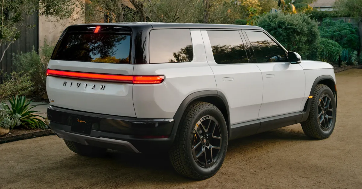 Rivian вышла на второе место среди брендов электромобилей в США