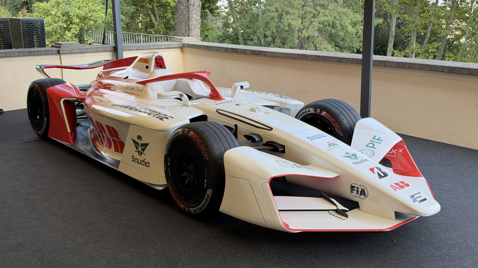 С новыми дождевыми шинами Typhoon от Bridgestone Formula E может стать первой гоночной серией, где все будут надеяться на дождь