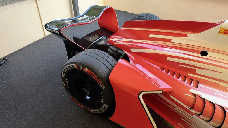 С новыми дождевыми шинами Typhoon от Bridgestone Formula E может стать первой гоночной серией, где все будут надеяться на