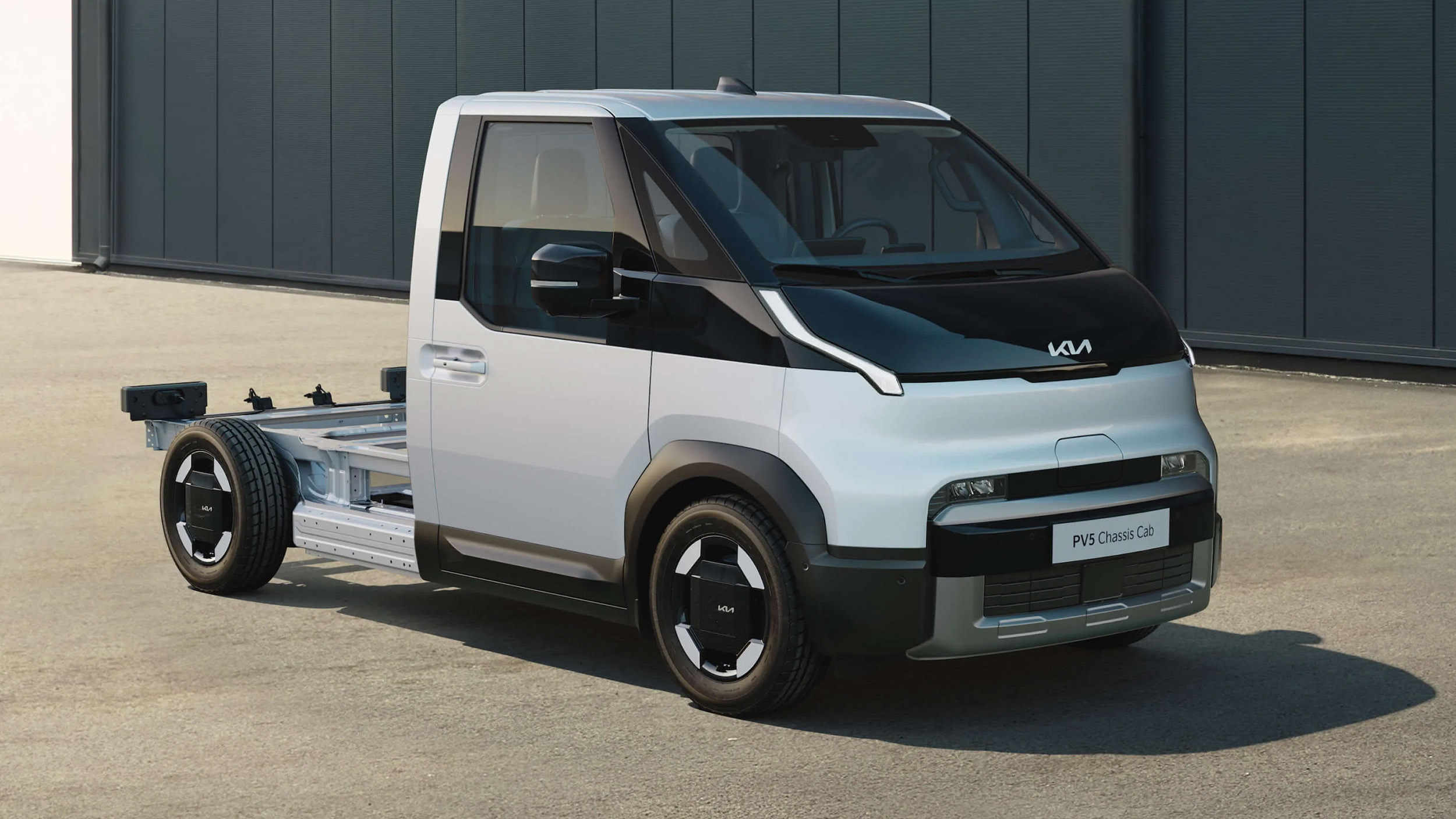 Шасси Kia PV5 может превратиться в самосвал, фургон, фуд-трак или кемпер