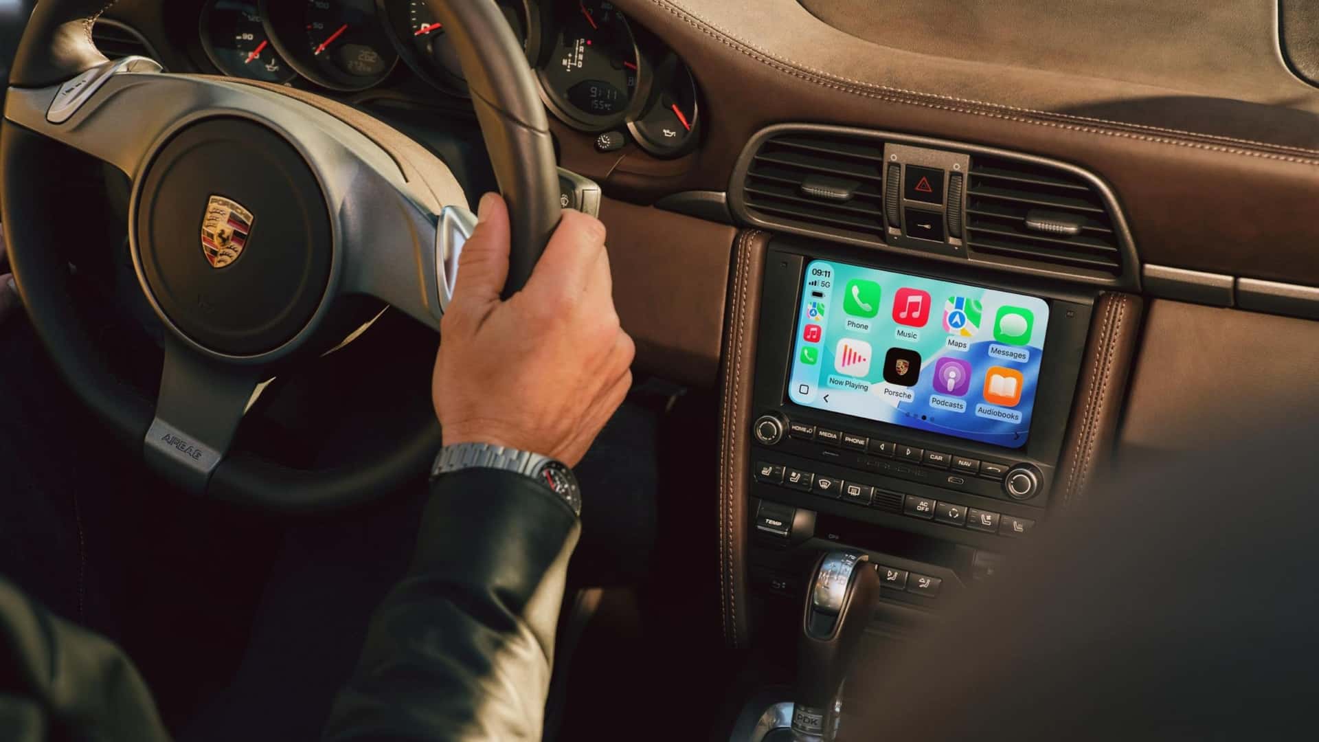 Porsche добавила CarPlay и Android Auto