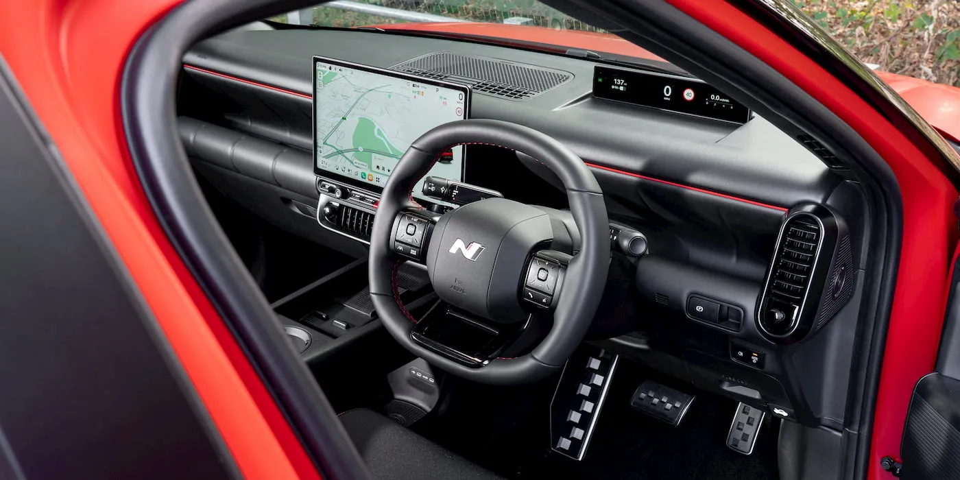 Hyundai IONIQ 3 вышел в Британии — фото 2