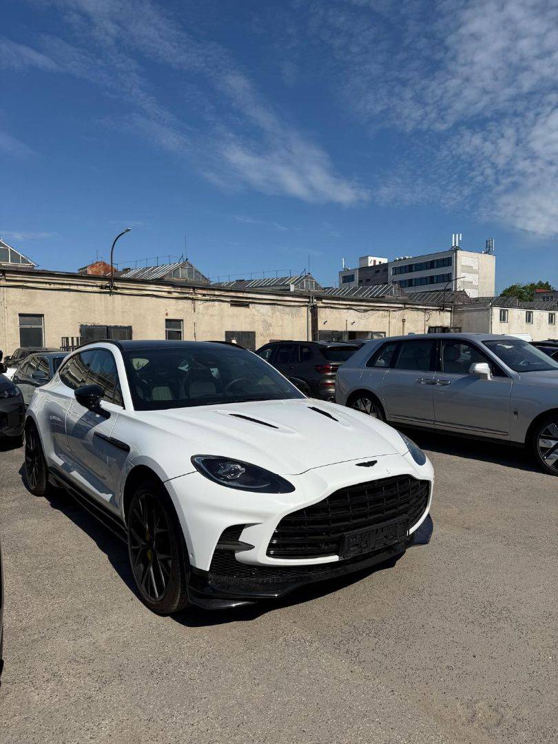 Aston Martin DBX 707 — кроссовер