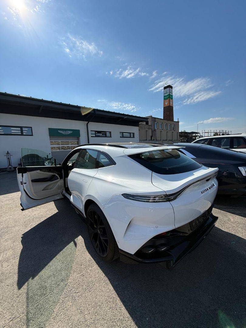 Комплектация Aston Martin DBX 707 2026