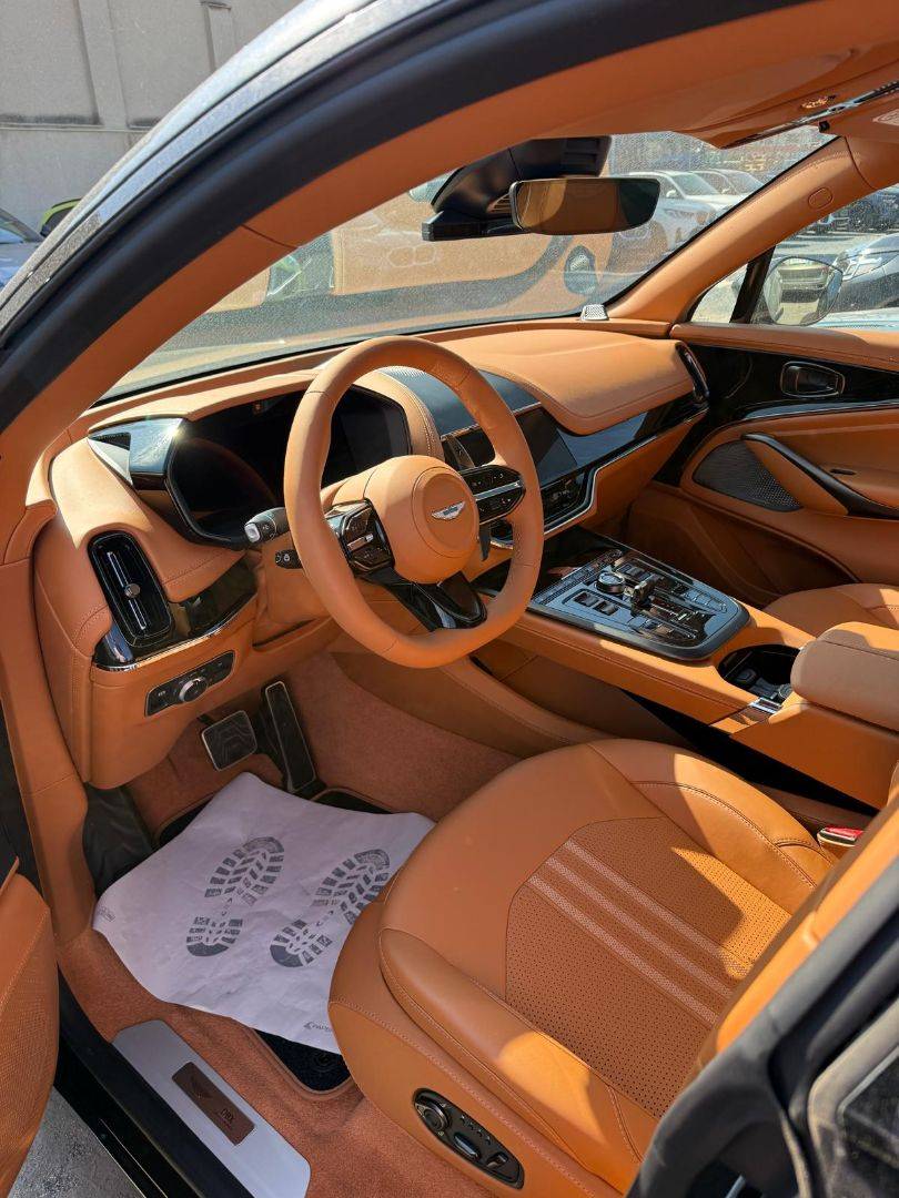 Комплектация Aston Martin DBX 707 2026