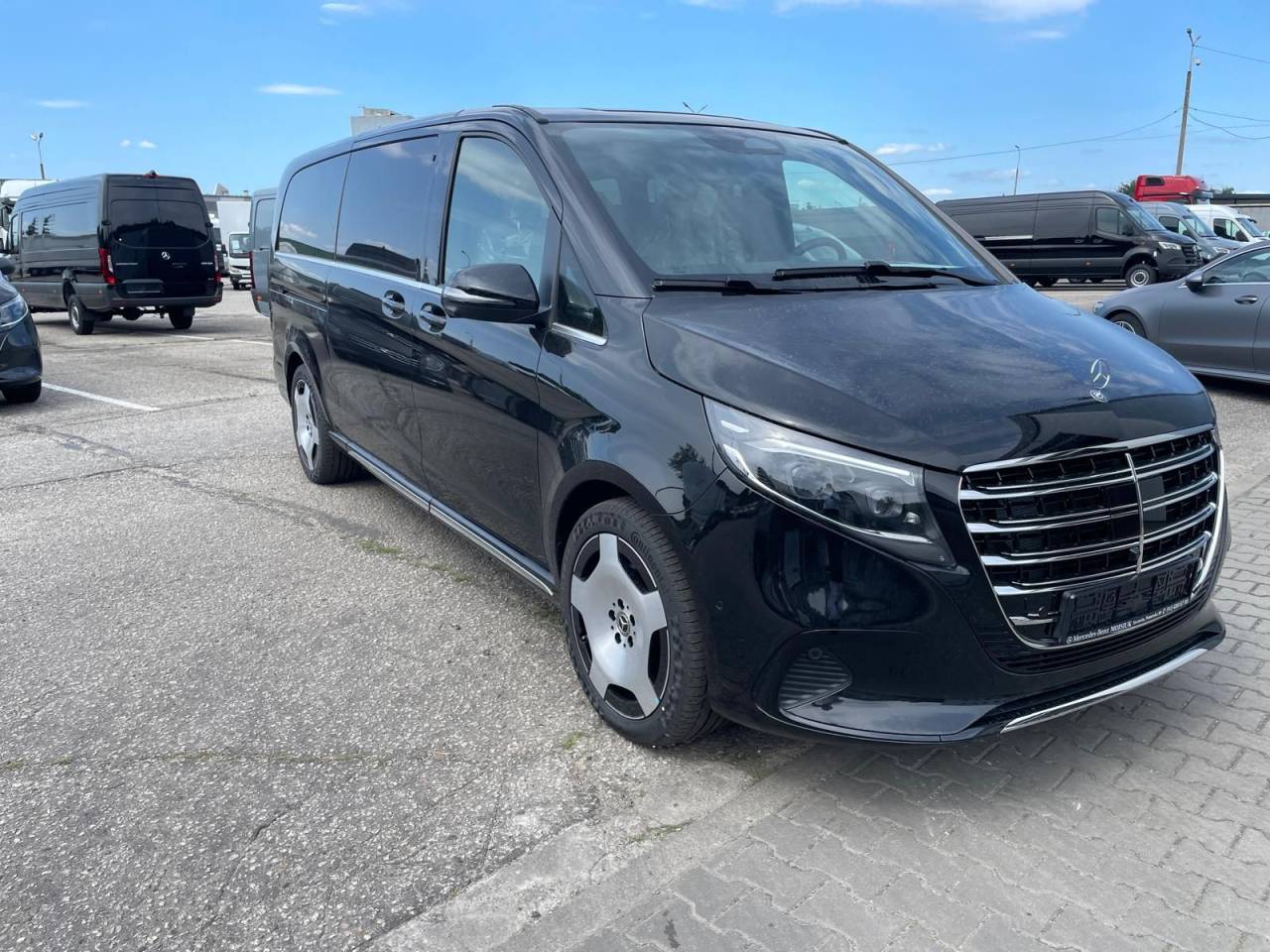 Mercedes-Benz V300d XL — минивэн