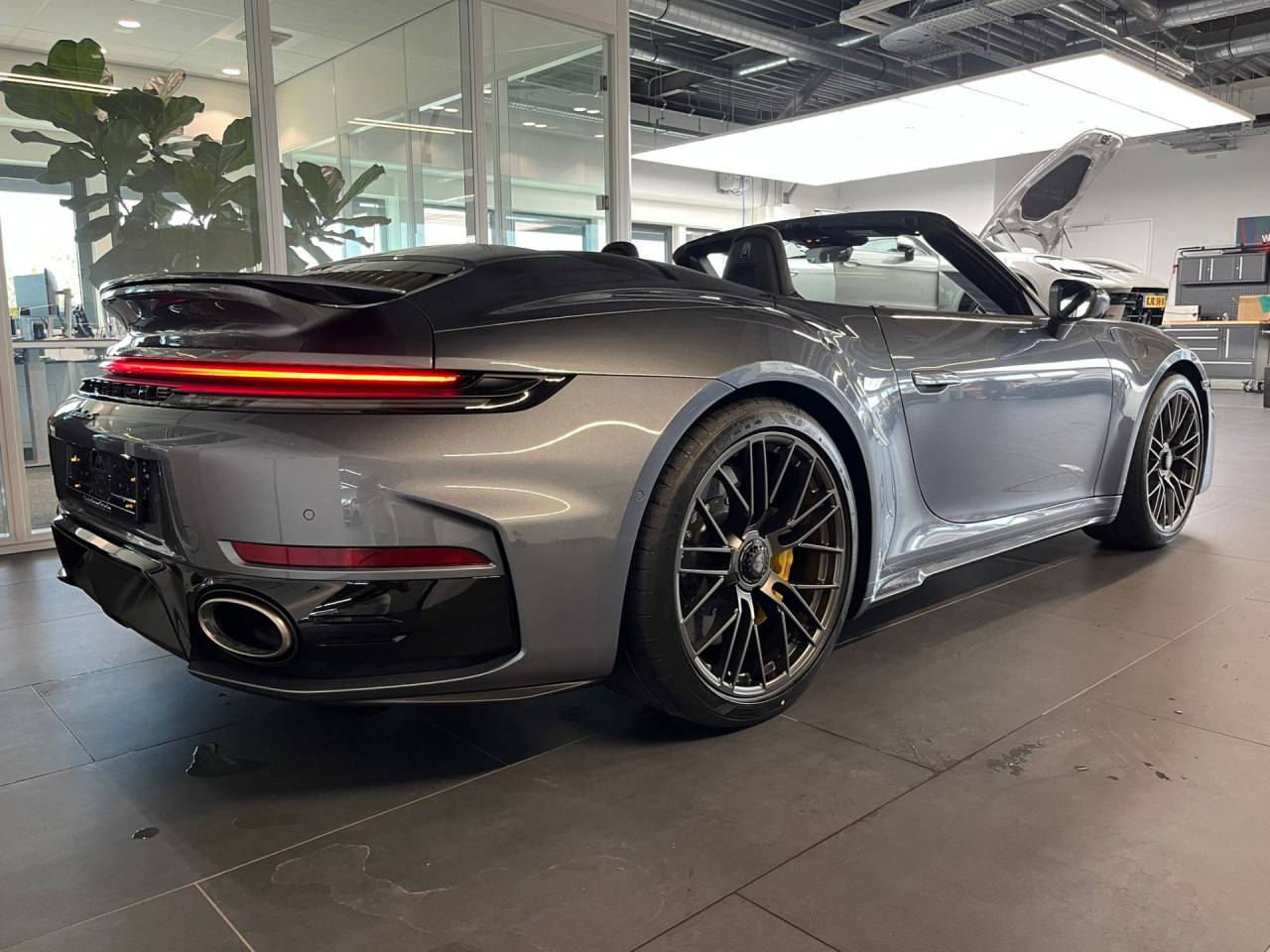 Porsche 911 Turbo S Cabriolet — кабриолет