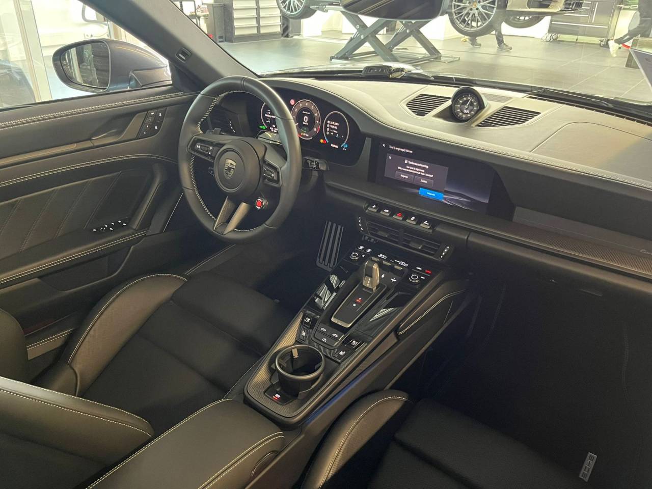 Комплектация Porsche 911 Turbo S Cabriolet 2026
