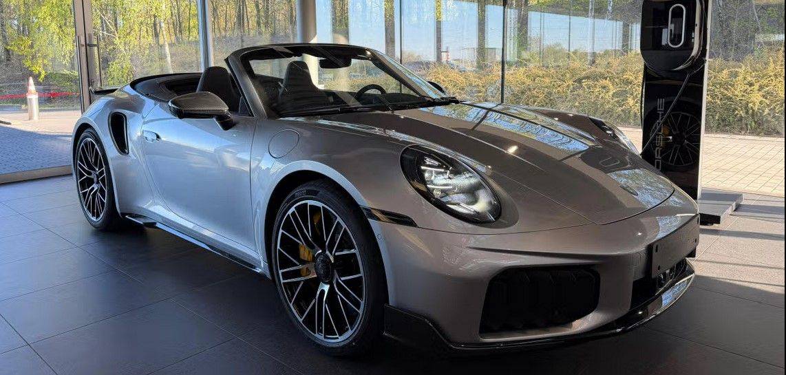 Двигатель и привод Porsche 911 Turbo S Cabriolet