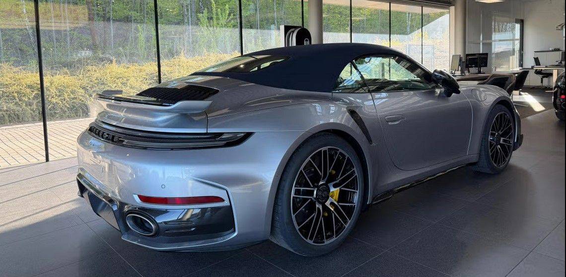 Комплектация Porsche 911 Turbo S Cabriolet 2026