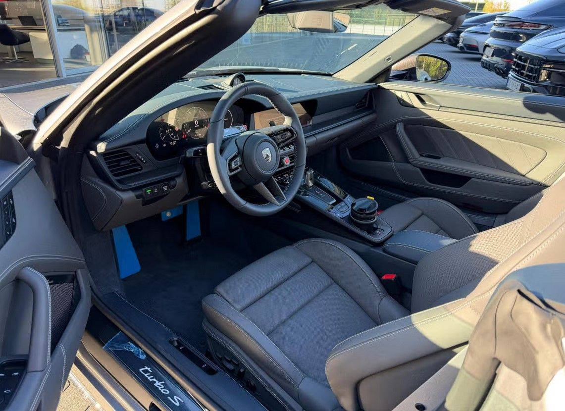 Из чего складывается цена Porsche 911 Turbo S Cabriolet под ключ
