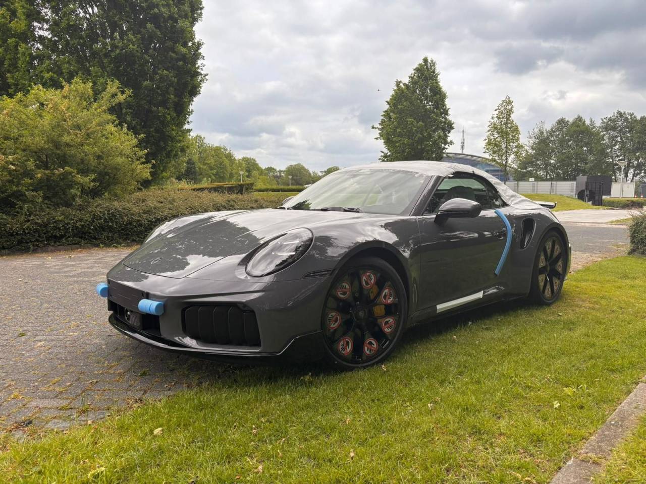 Комплектация Porsche 911 Turbo S Cabriolet 2026